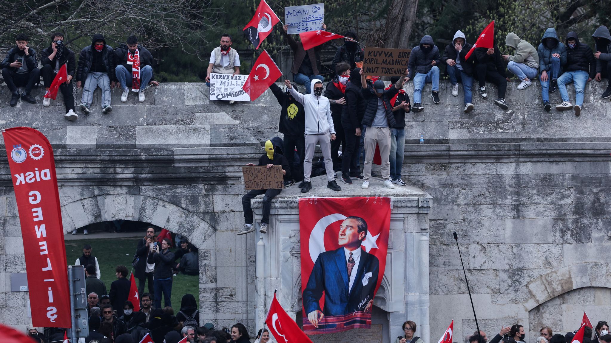 Θάρρος ή υποταγή: Η Τουρκία στο χείλος της εξέγερσης