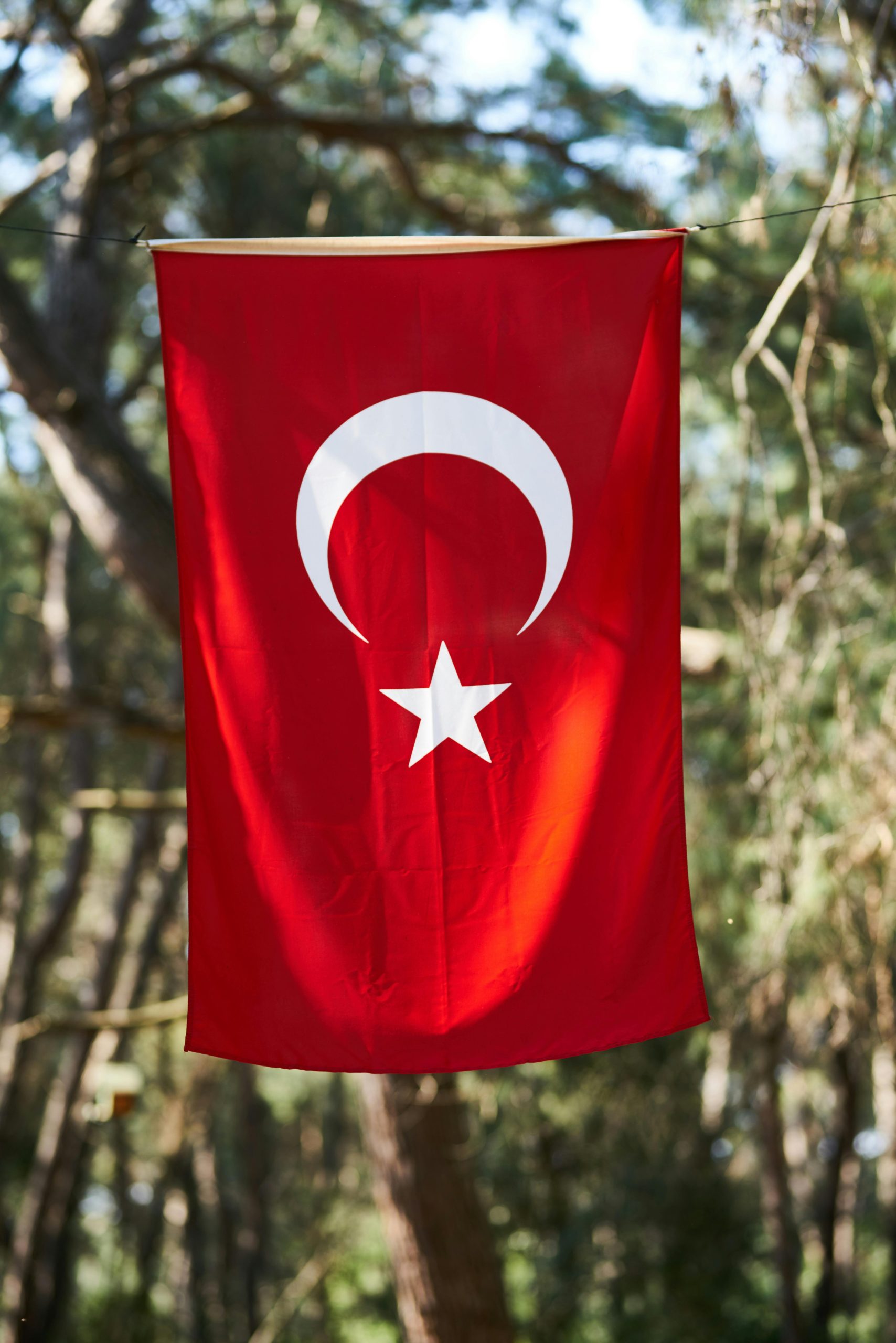Μπροστά στα τόσα μέτωπα, ο Ερντογάν μειώνει τη σημασία των ελληνοτουρκικών σχέσεων